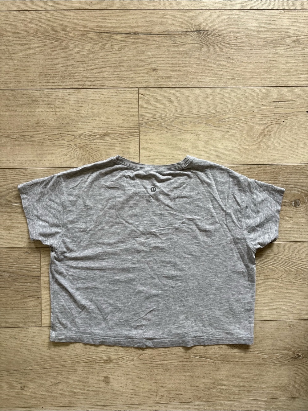 LULULEMON Cates Tee in Heathered Core Light Grey Size 4 - Picture 5 of 6